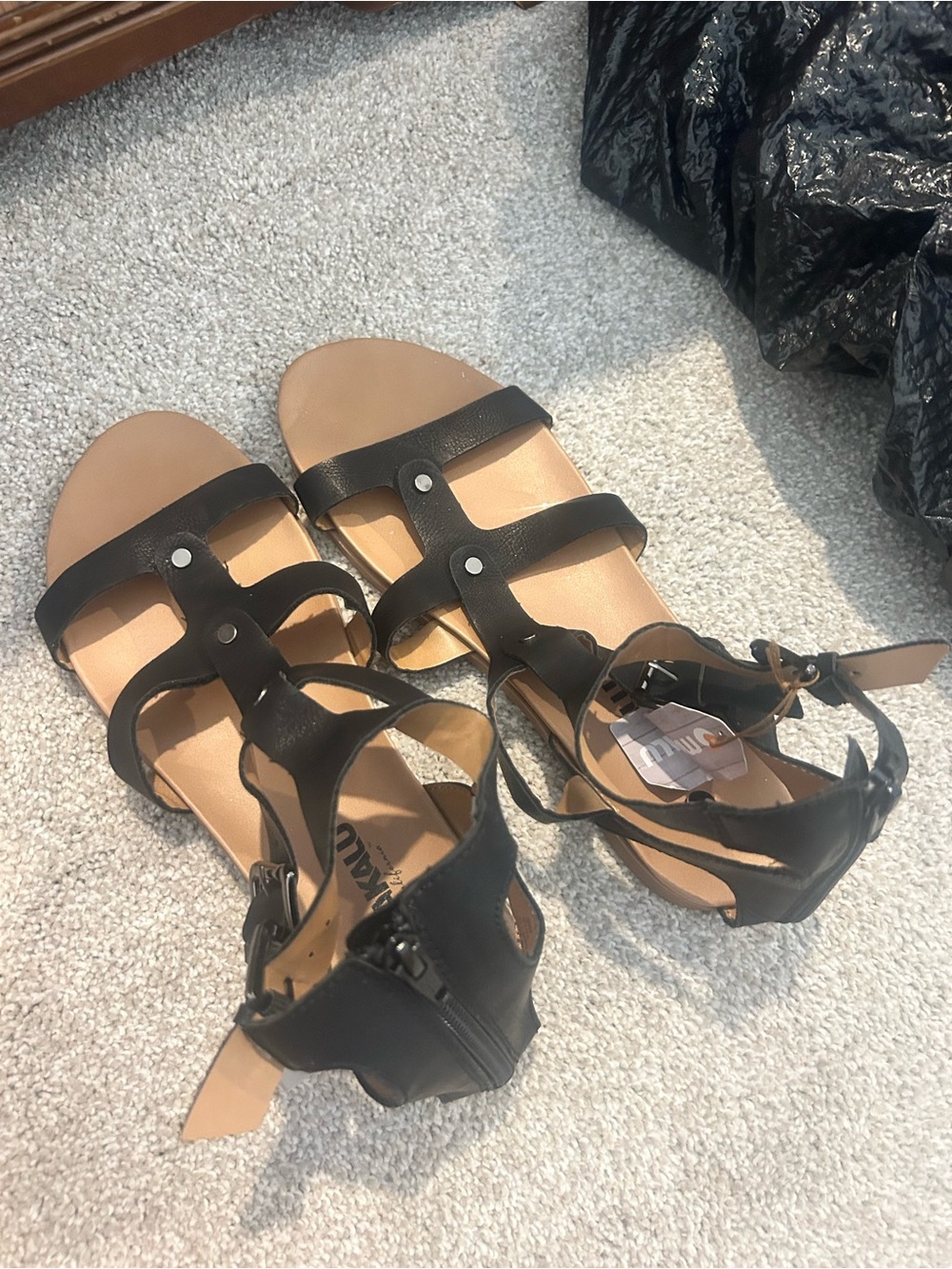 Women's Black Strappy Zip-Back Gladiator Sandals